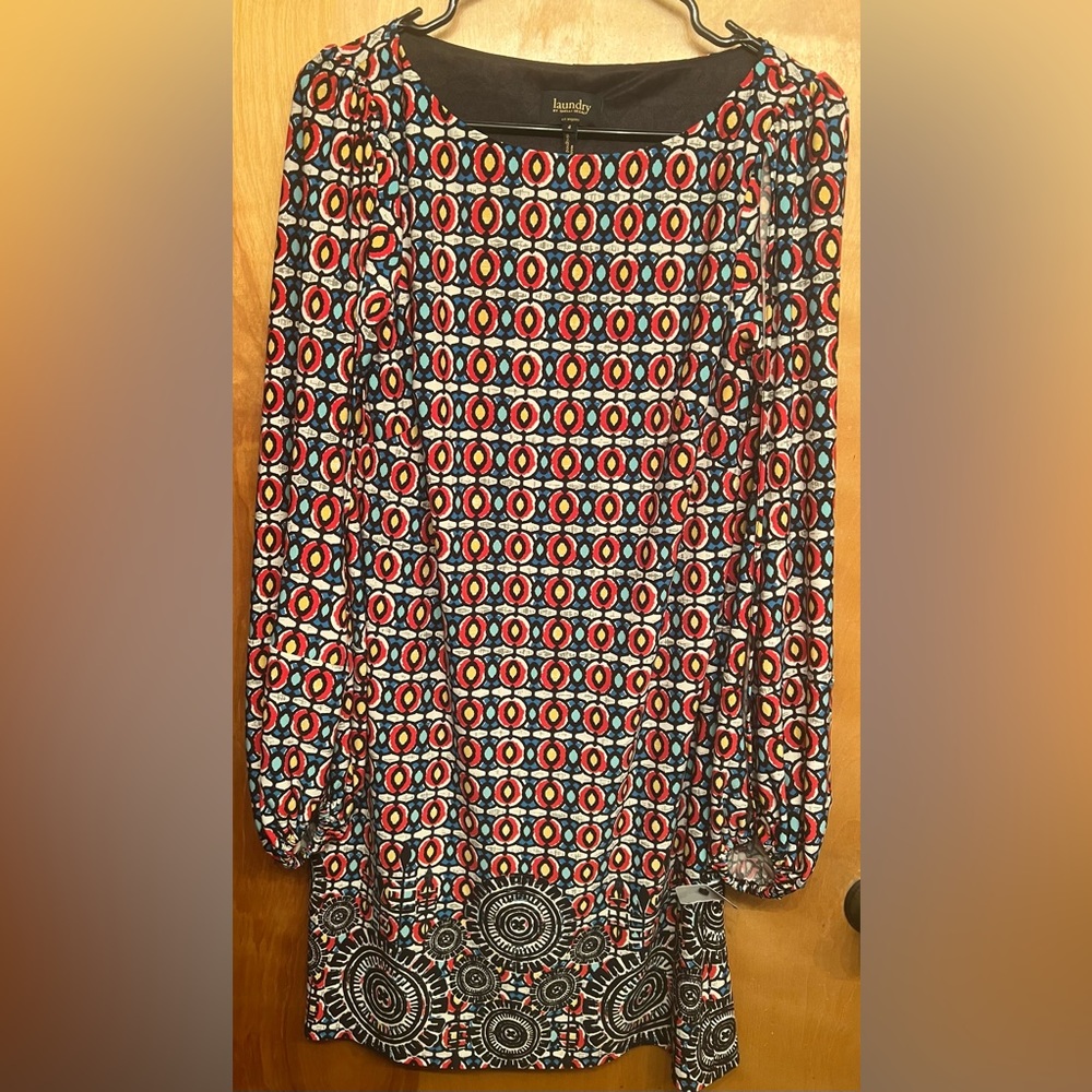 Super cute Laundry by Shelli Segal size 4